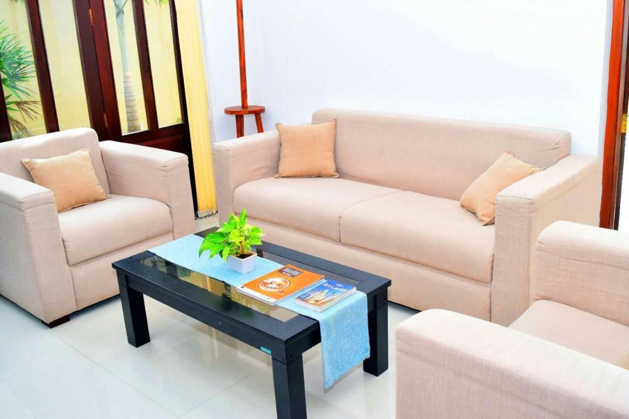 So What Boutique Hotel Negombo Buitenkant foto