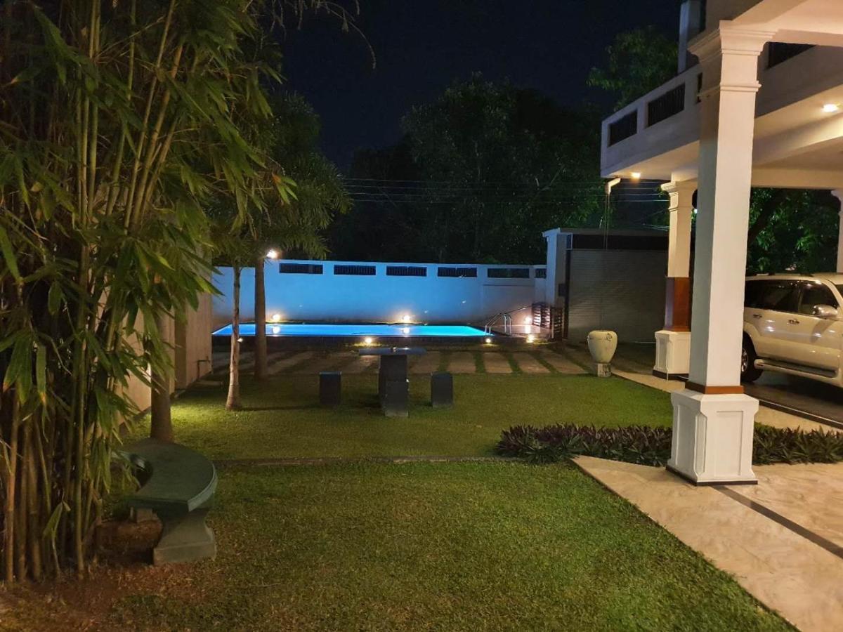 So What Boutique Hotel Negombo Buitenkant foto